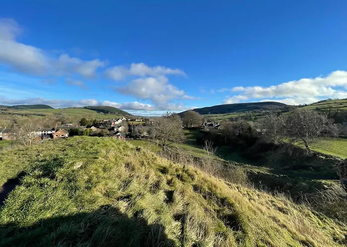 Beech Cottage With Clun Castle View